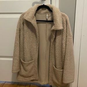 Z Supply Teddy-like Sherpa jacket with pockets